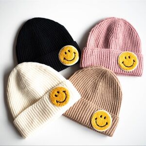 New unisex black  Smiley Face Knit Beanie